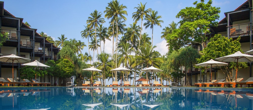 Mermaid Hotel & Club — Swimming pool in Wadduwa