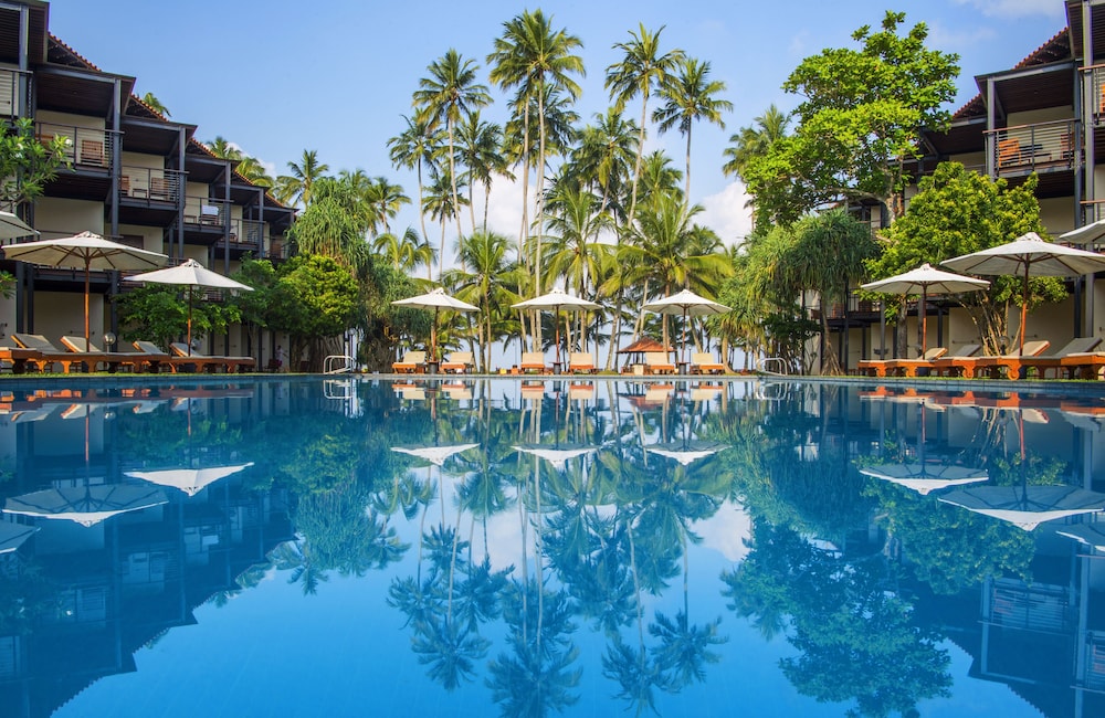 Mermaid Hotel & Club — Swimming pool in Wadduwa