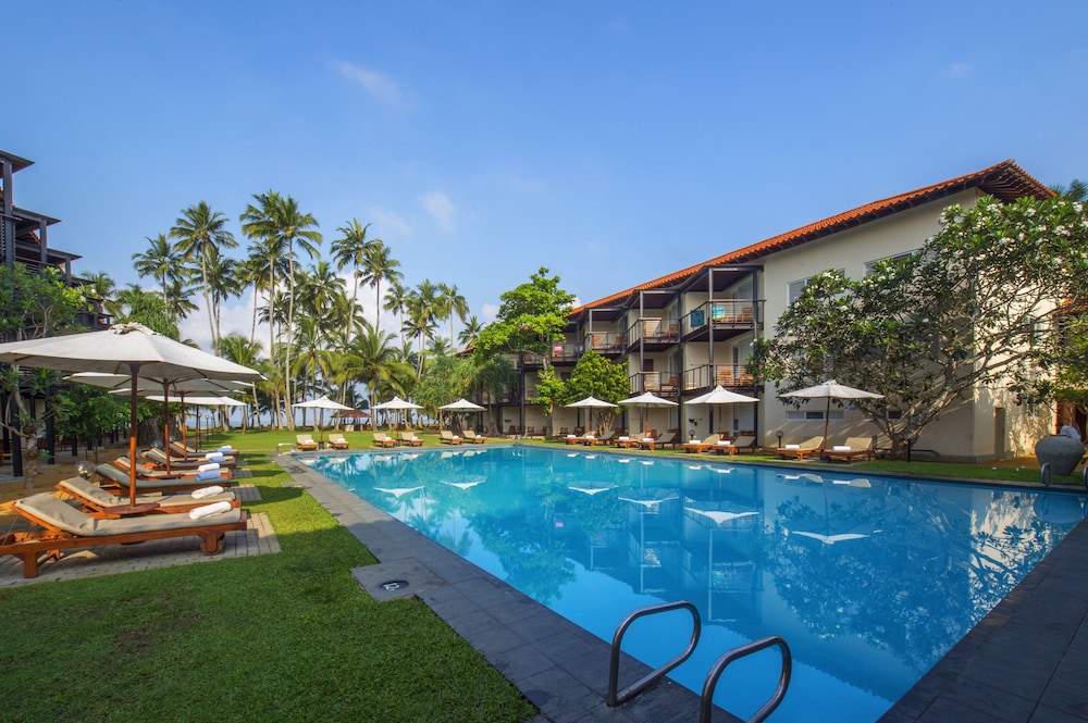 Mermaid Hotel & Club — Main photo in Wadduwa