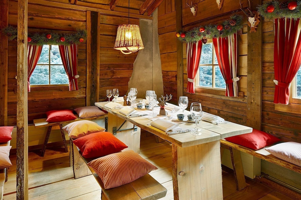 Wasserturm Hotel Cologne, Curio Collection by Hilton — Restaurant & bars in Cologne, North Rhine-Westphalia