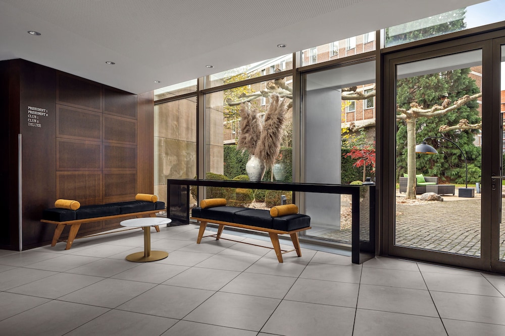 Wasserturm Hotel Cologne, Curio Collection by Hilton — Hotel building in Cologne, North Rhine-Westphalia