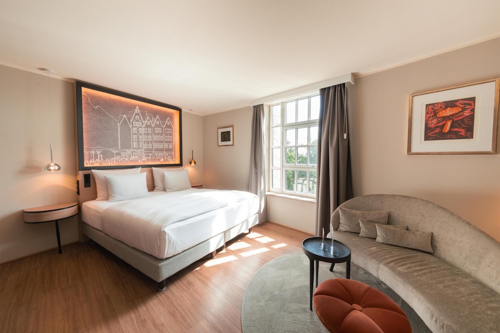 Wasserturm Hotel Cologne, Curio Collection by Hilton — Hotel rooms in Cologne, North Rhine-Westphalia