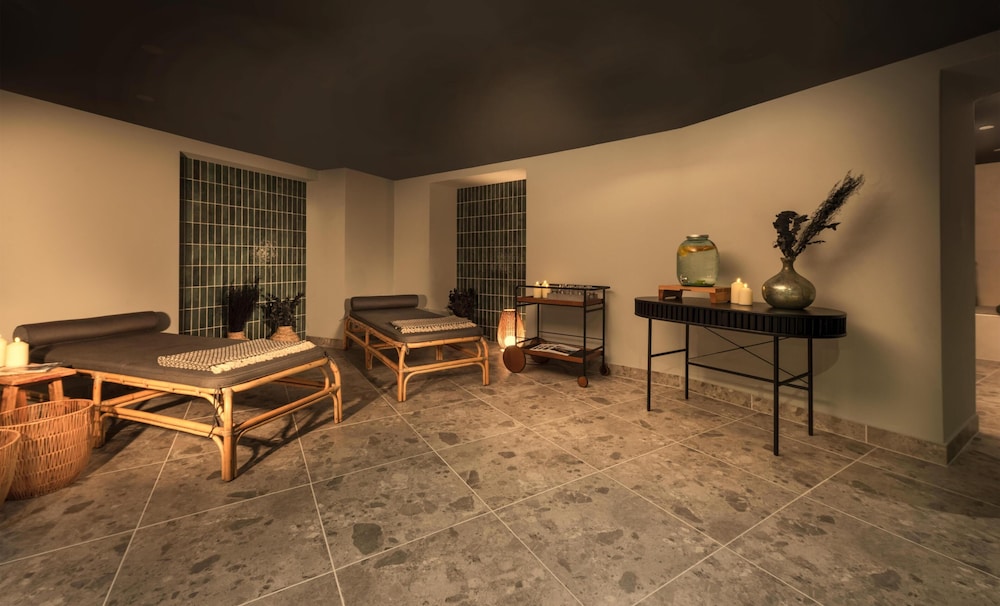Wasserturm Hotel Cologne, Curio Collection by Hilton — Spa in Cologne, North Rhine-Westphalia