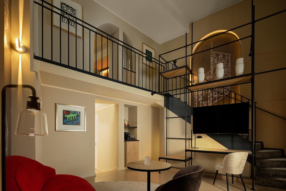 Wasserturm Hotel Cologne, Curio Collection by Hilton — Hotel rooms in Cologne, North Rhine-Westphalia