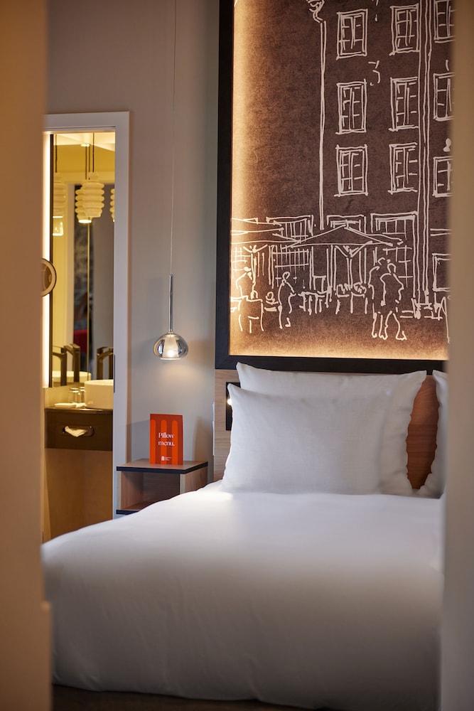 Wasserturm Hotel Cologne, Curio Collection by Hilton — Hotel rooms in Cologne, North Rhine-Westphalia