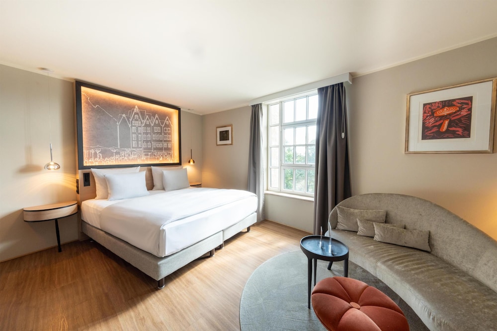 Wasserturm Hotel Cologne, Curio Collection by Hilton — Hotel rooms in Cologne, North Rhine-Westphalia