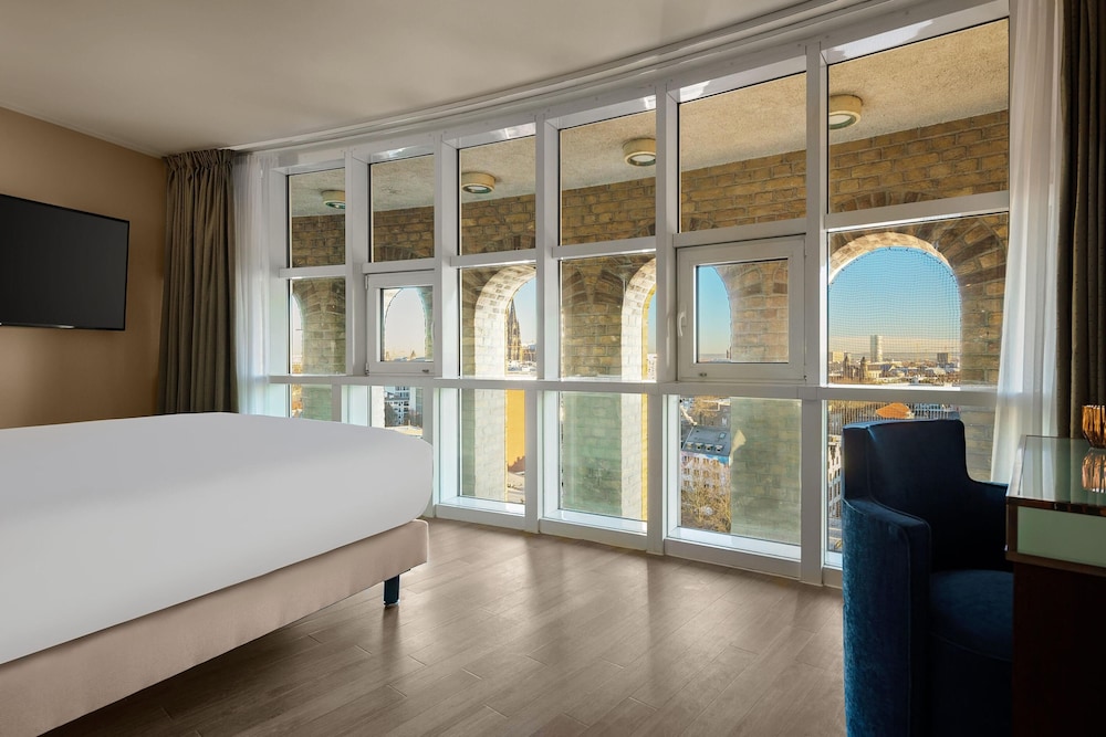 Wasserturm Hotel Cologne, Curio Collection by Hilton — Hotel rooms in Cologne, North Rhine-Westphalia