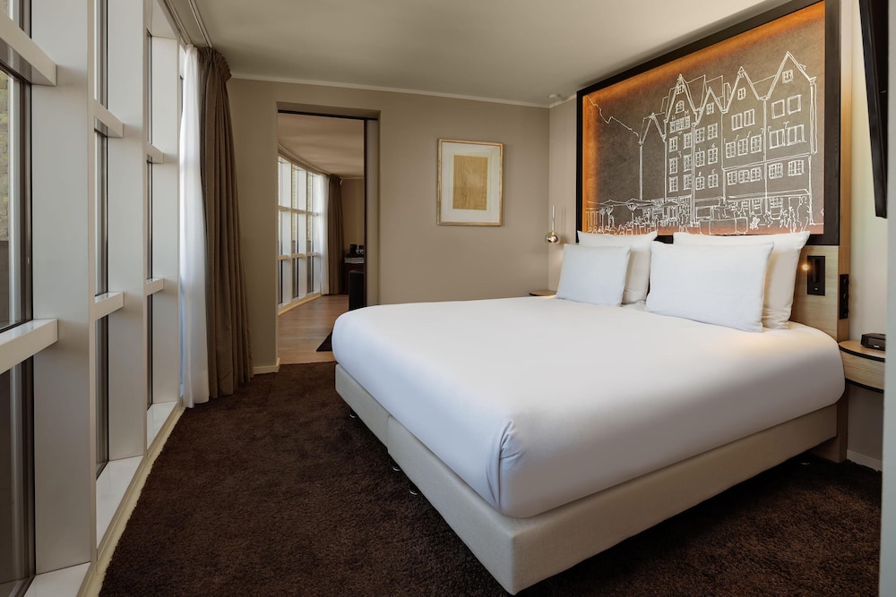 Wasserturm Hotel Cologne, Curio Collection by Hilton — Hotel rooms in Cologne, North Rhine-Westphalia