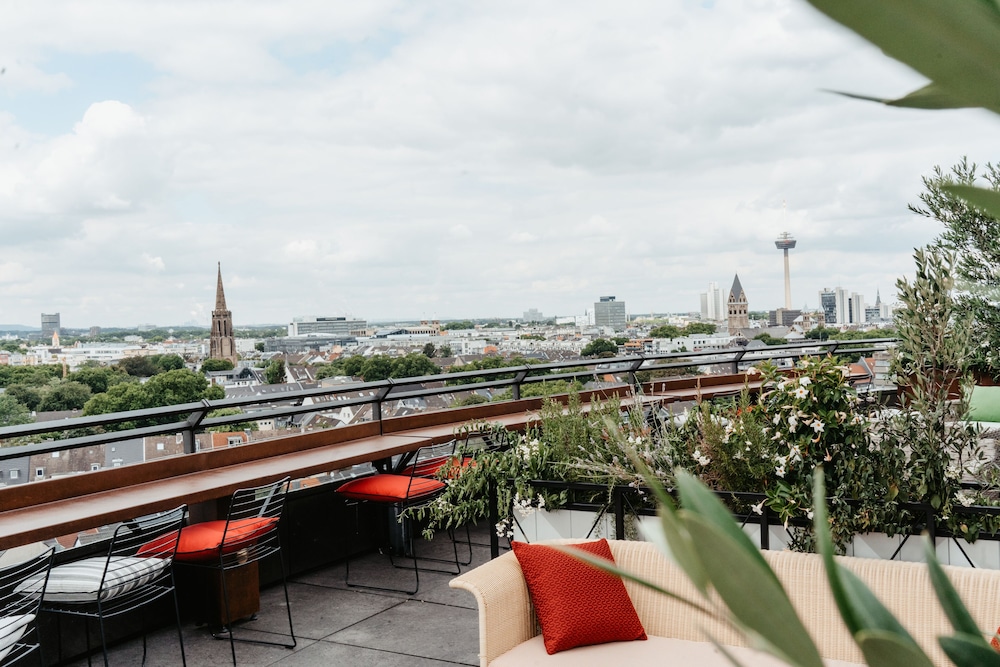 Wasserturm Hotel Cologne, Curio Collection by Hilton — Restaurant & bars in Cologne, North Rhine-Westphalia