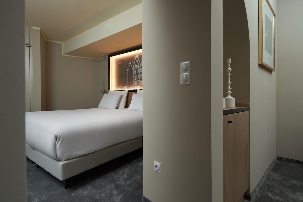 Wasserturm Hotel Cologne, Curio Collection by Hilton — Hotel rooms in Cologne, North Rhine-Westphalia