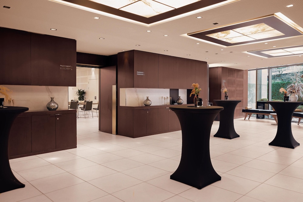 Wasserturm Hotel Cologne, Curio Collection by Hilton — Restaurant & bars in Cologne, North Rhine-Westphalia