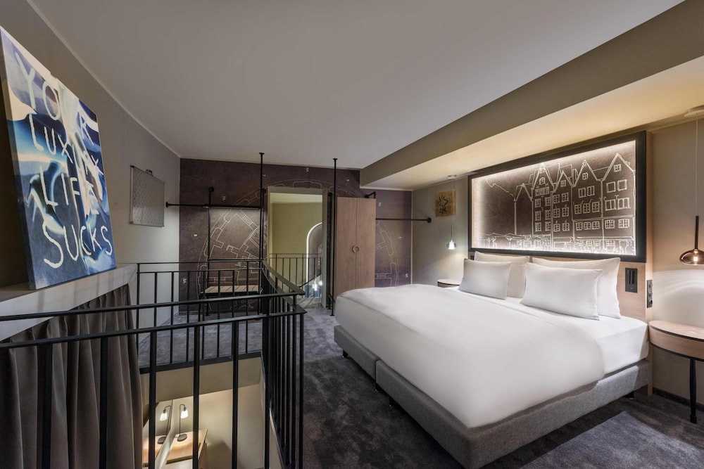 Wasserturm Hotel Cologne, Curio Collection by Hilton — Hotel rooms in Cologne, North Rhine-Westphalia