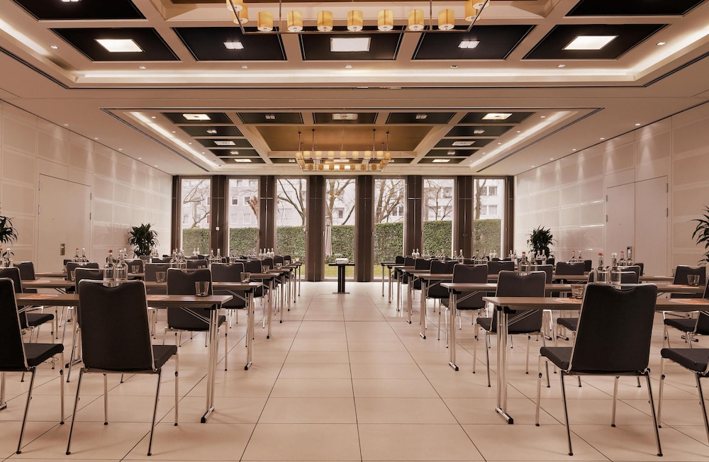 Wasserturm Hotel Cologne, Curio Collection by Hilton — Restaurant & bars in Cologne, North Rhine-Westphalia