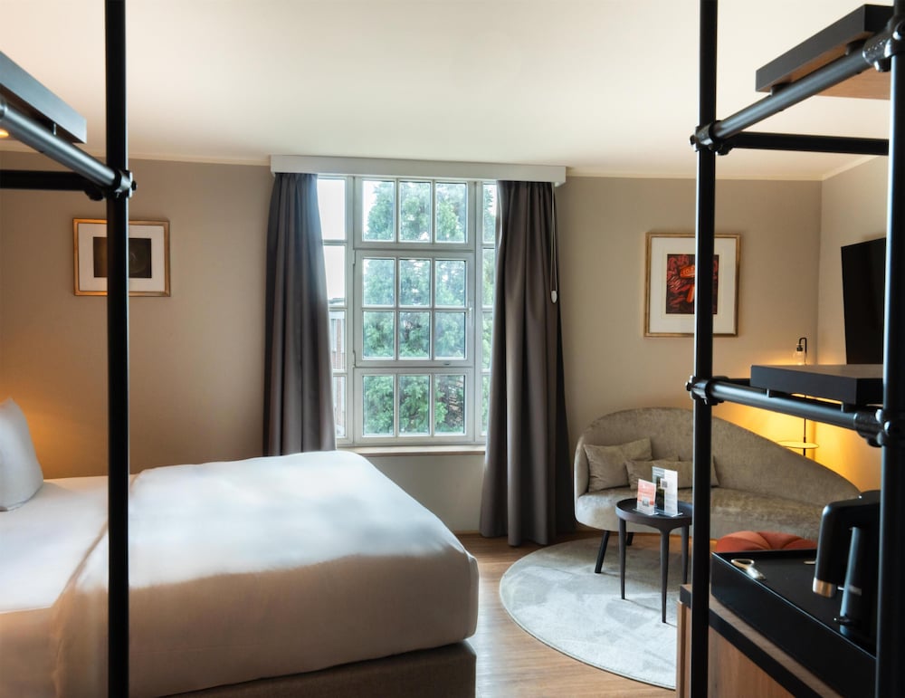 Wasserturm Hotel Cologne, Curio Collection by Hilton — Hotel rooms in Cologne, North Rhine-Westphalia