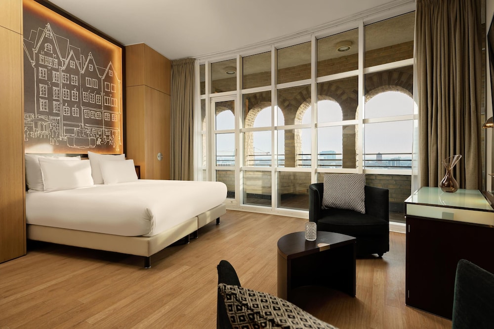 Wasserturm Hotel Cologne, Curio Collection by Hilton — Hotel rooms in Cologne, North Rhine-Westphalia