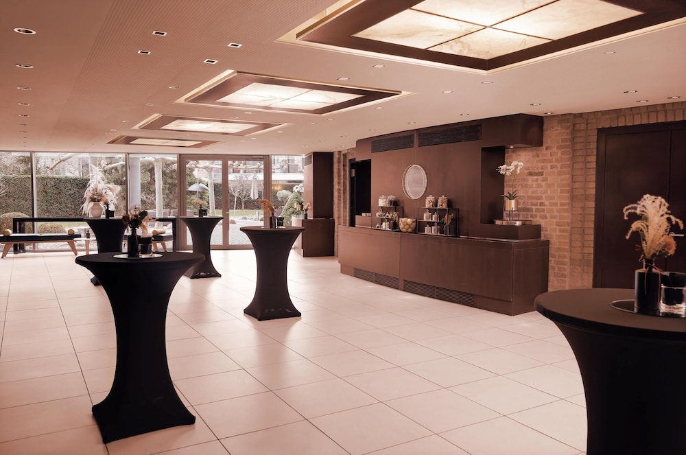 Wasserturm Hotel Cologne, Curio Collection by Hilton — Restaurant & bars in Cologne, North Rhine-Westphalia