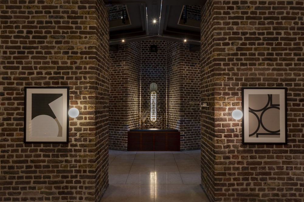 Wasserturm Hotel Cologne, Curio Collection by Hilton — Hotel building in Cologne, North Rhine-Westphalia