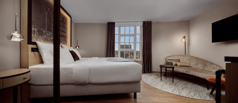 Wasserturm Hotel Cologne, Curio Collection by Hilton — Hotel rooms in Cologne, North Rhine-Westphalia