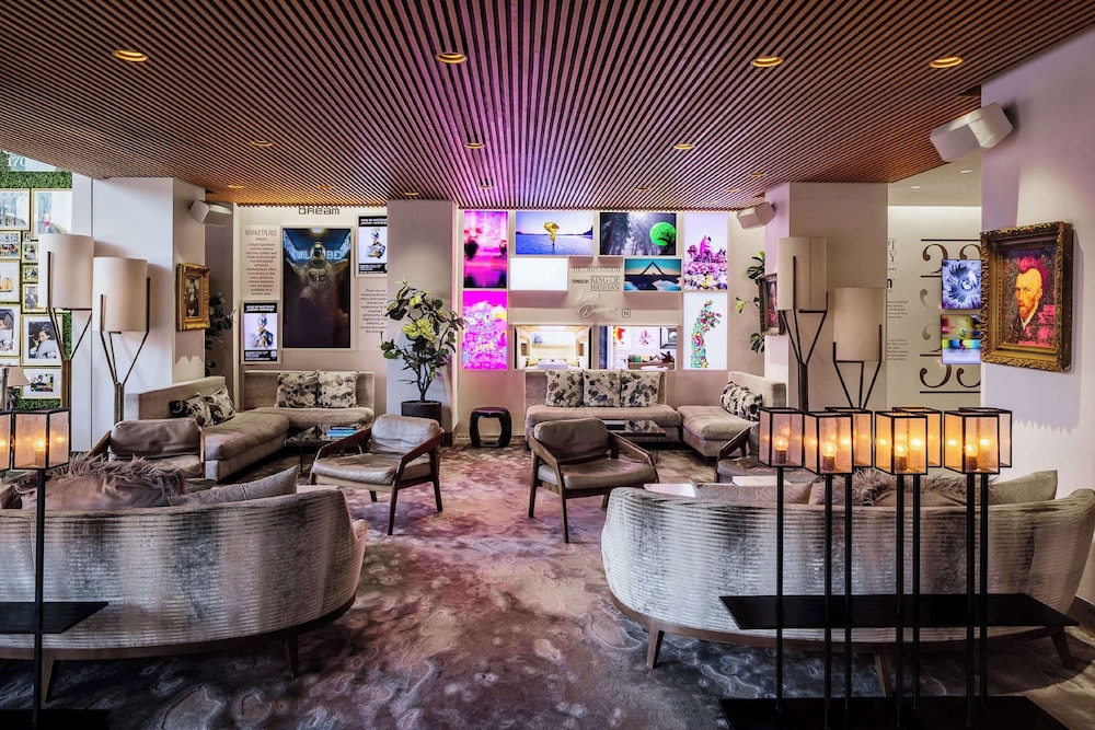 Dream Hollywood, by Hyatt — Restaurant & bars in Los Angeles, California