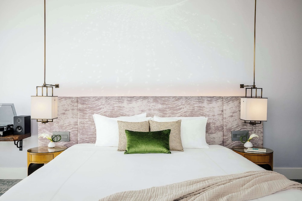 Dream Hollywood, by Hyatt — Hotel rooms in Los Angeles, California