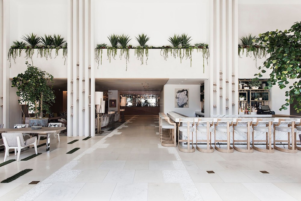 Dream Hollywood, by Hyatt — Restaurant & bars in Los Angeles, California