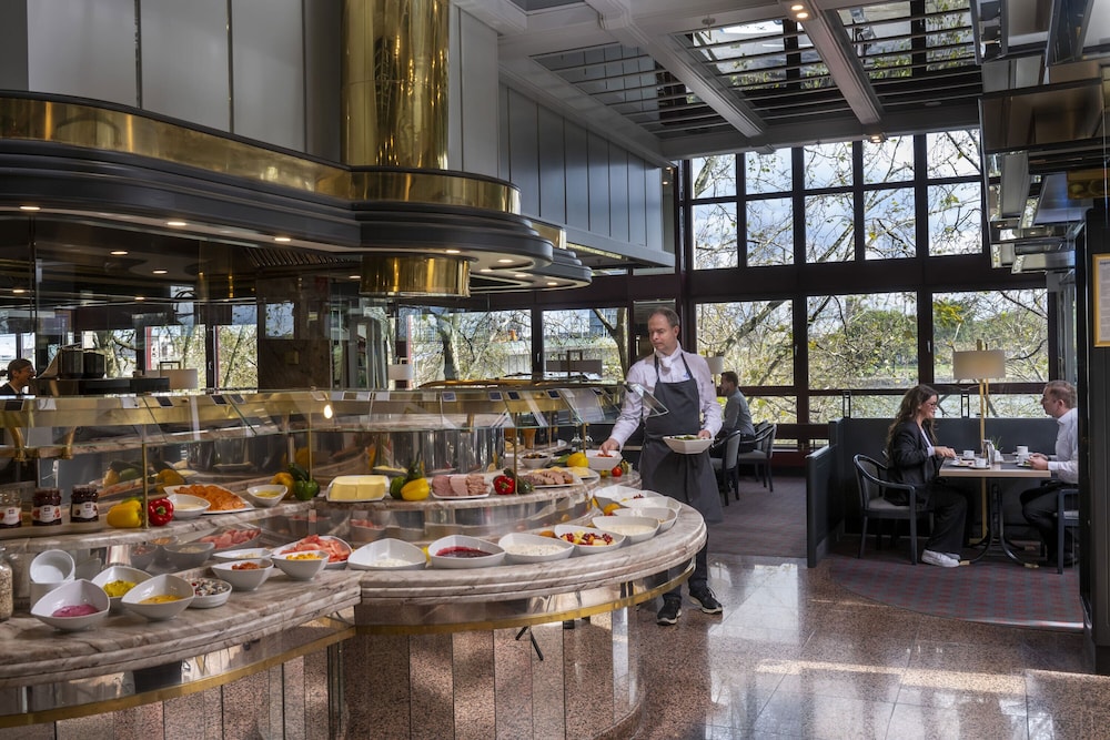 Maritim Hotel Köln — Restaurant & bars in Cologne, North Rhine-Westphalia