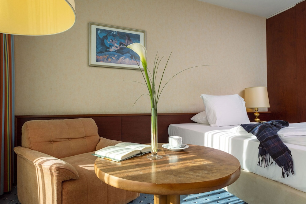 Maritim Hotel Köln — Hotel rooms in Cologne, North Rhine-Westphalia