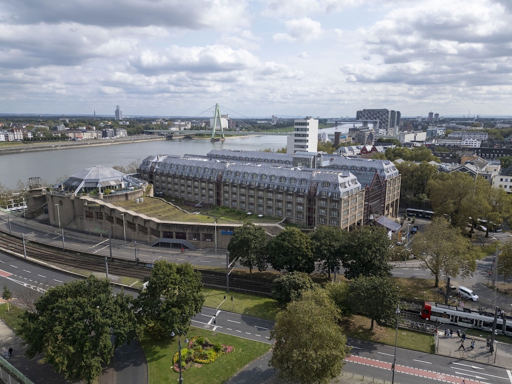 Maritim Hotel Köln — Attractions in the area in Cologne, North Rhine-Westphalia