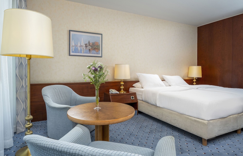 Maritim Hotel Köln — Hotel rooms in Cologne, North Rhine-Westphalia