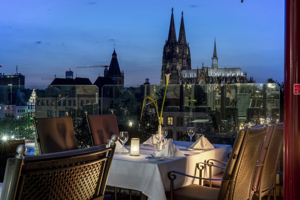 Maritim Hotel Köln — Restaurant & bars in Cologne, North Rhine-Westphalia