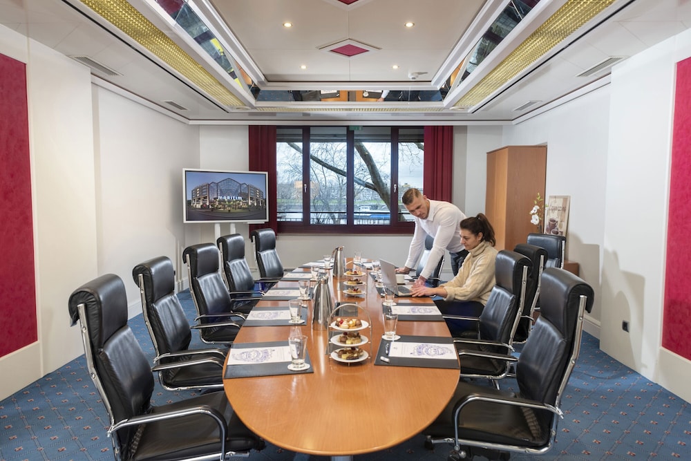 Maritim Hotel Köln — Hotel building in Cologne, North Rhine-Westphalia