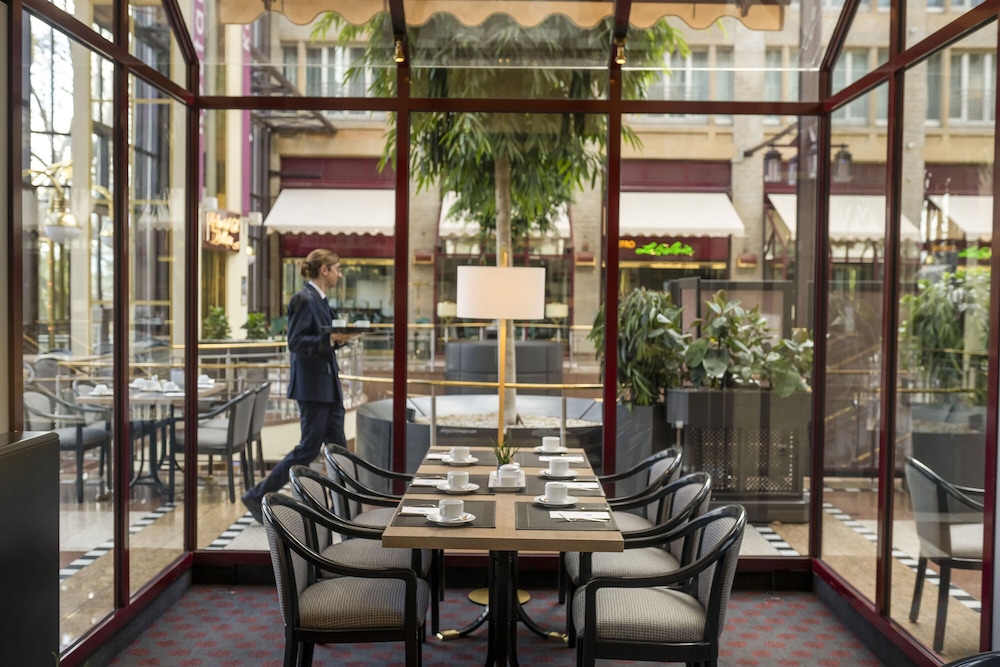 Maritim Hotel Köln — Restaurant & bars in Cologne, North Rhine-Westphalia