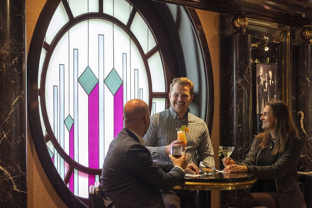 Maritim Hotel Köln — Restaurant & bars in Cologne, North Rhine-Westphalia