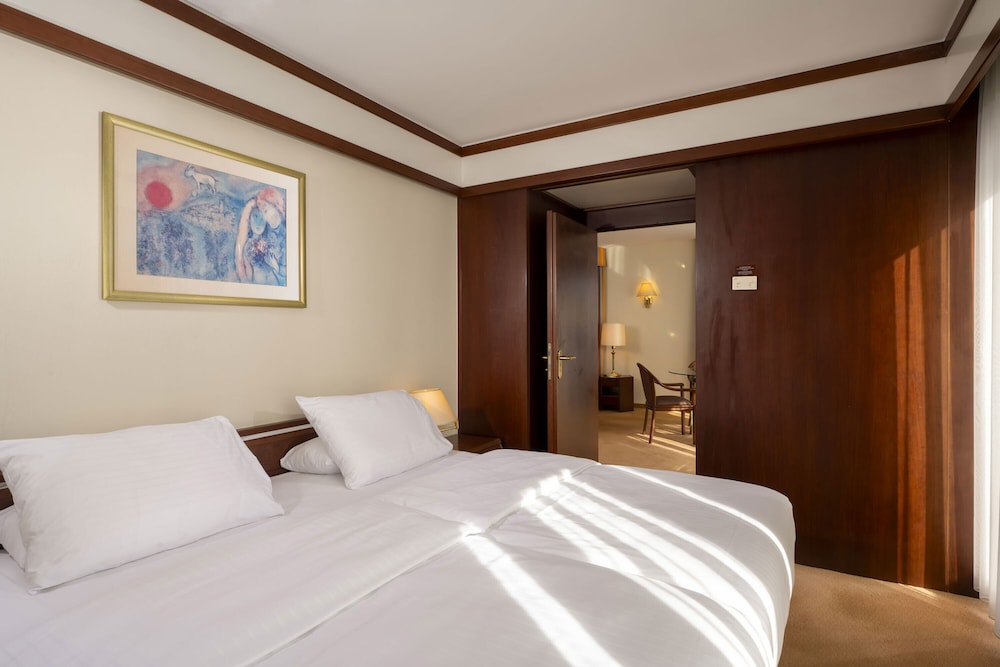 Maritim Hotel Köln — Hotel rooms in Cologne, North Rhine-Westphalia