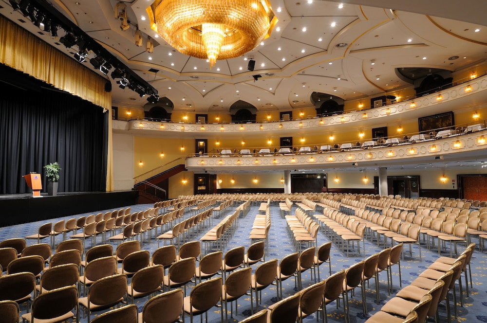 Maritim Hotel Köln — Attractions in the area in Cologne, North Rhine-Westphalia