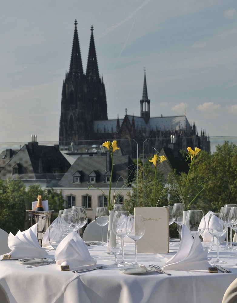 Maritim Hotel Köln — Restaurant & bars in Cologne, North Rhine-Westphalia