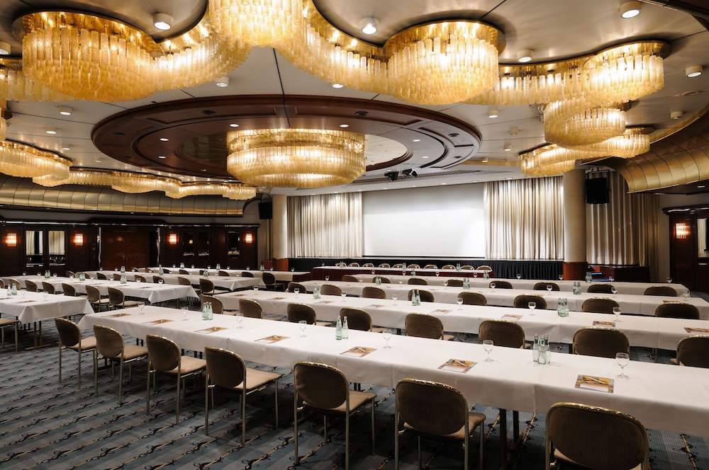 Maritim Hotel Köln — Hotel building in Cologne, North Rhine-Westphalia