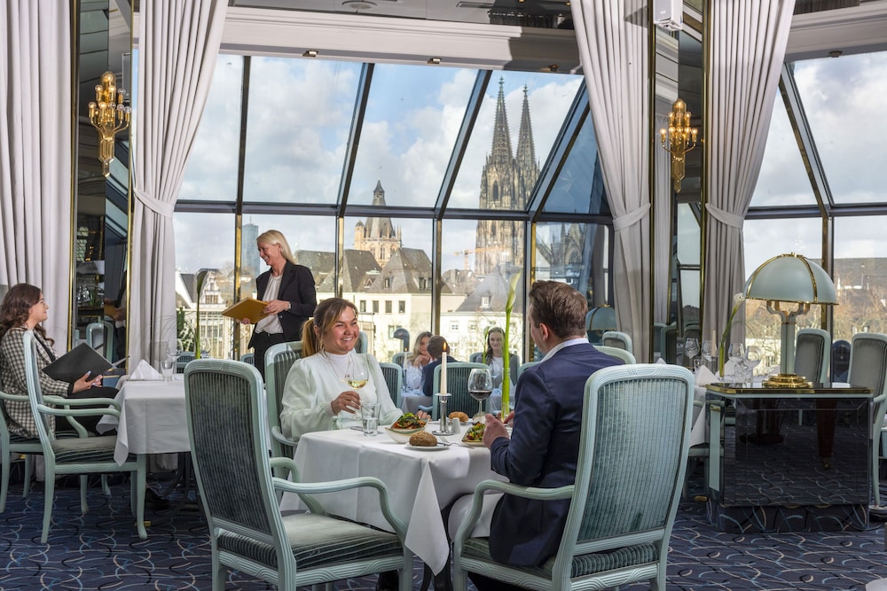 Maritim Hotel Köln — Restaurant & bars in Cologne, North Rhine-Westphalia
