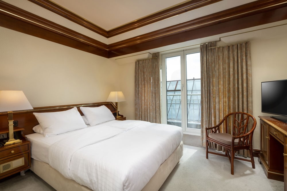 Maritim Hotel Köln — Hotel rooms in Cologne, North Rhine-Westphalia
