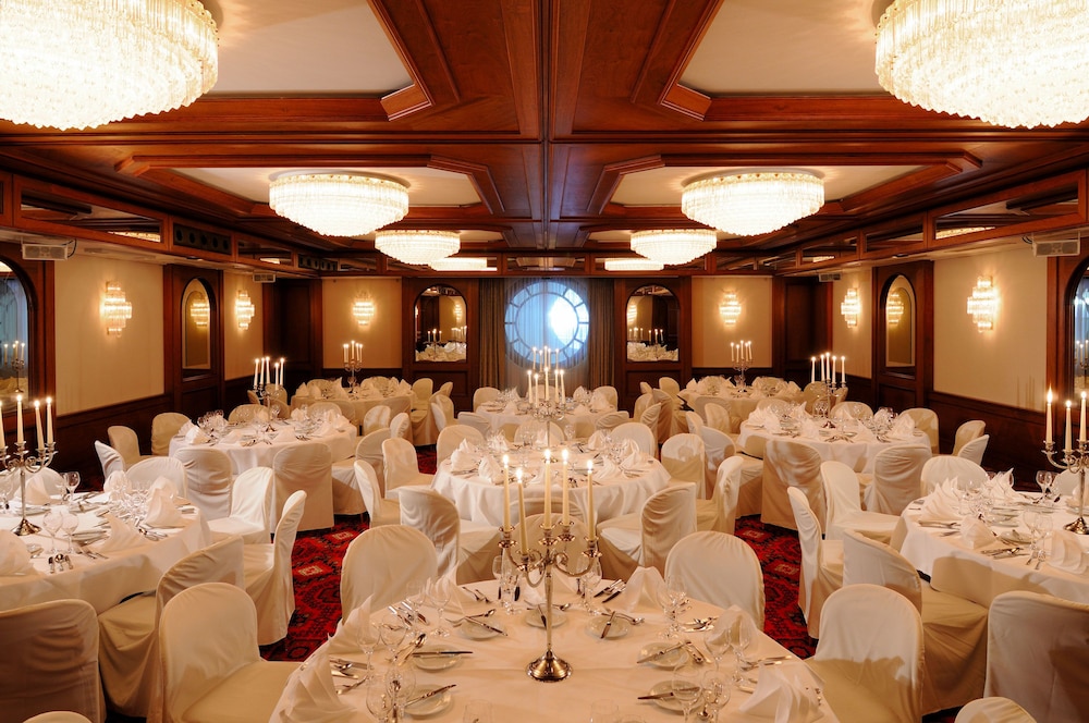 Maritim Hotel Köln — Hotel building in Cologne, North Rhine-Westphalia
