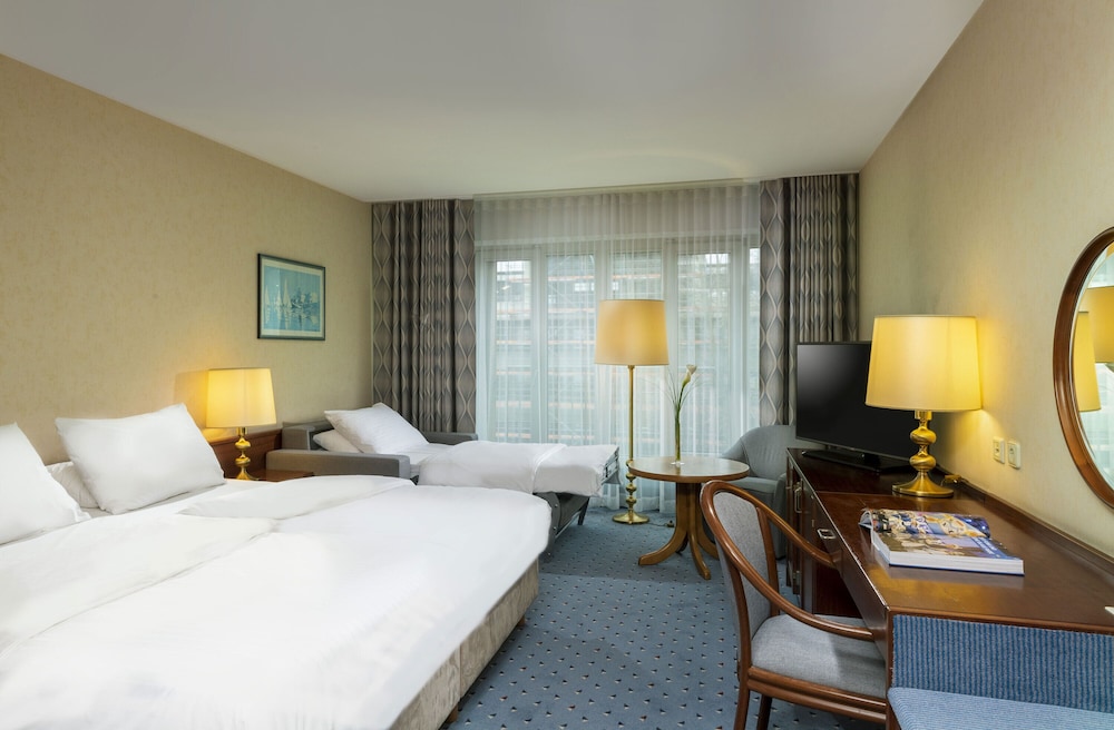 Maritim Hotel Köln — Hotel rooms in Cologne, North Rhine-Westphalia