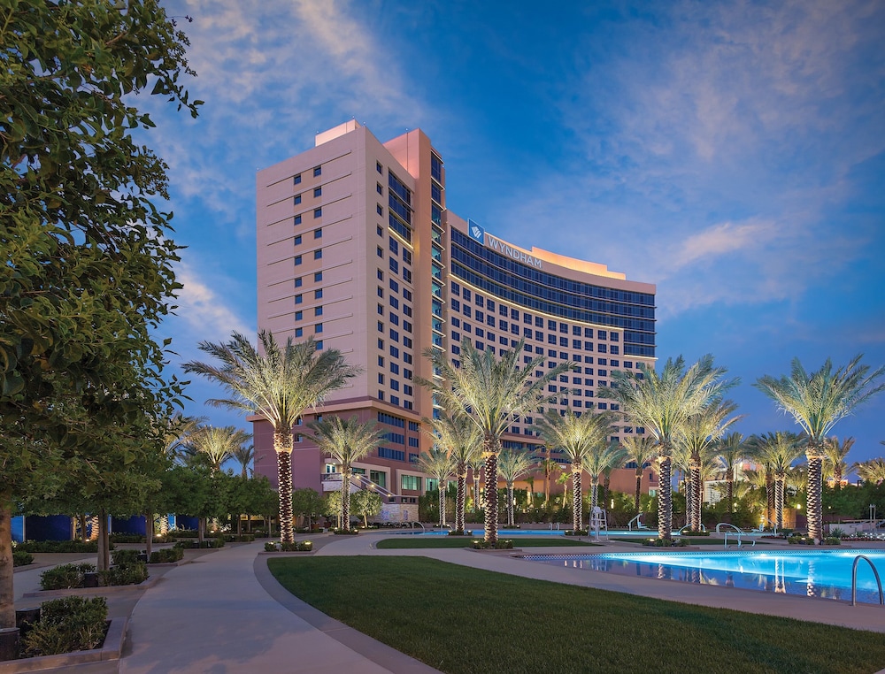 Club Wyndham Desert Blue — Hotel building in Las Vegas, Nevada