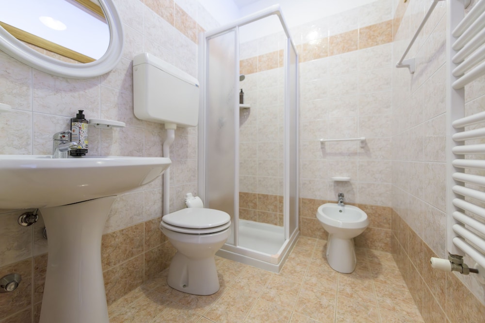 Hotel Antico Monastero — Hotel rooms in Toscolano Maderno, Lombardy