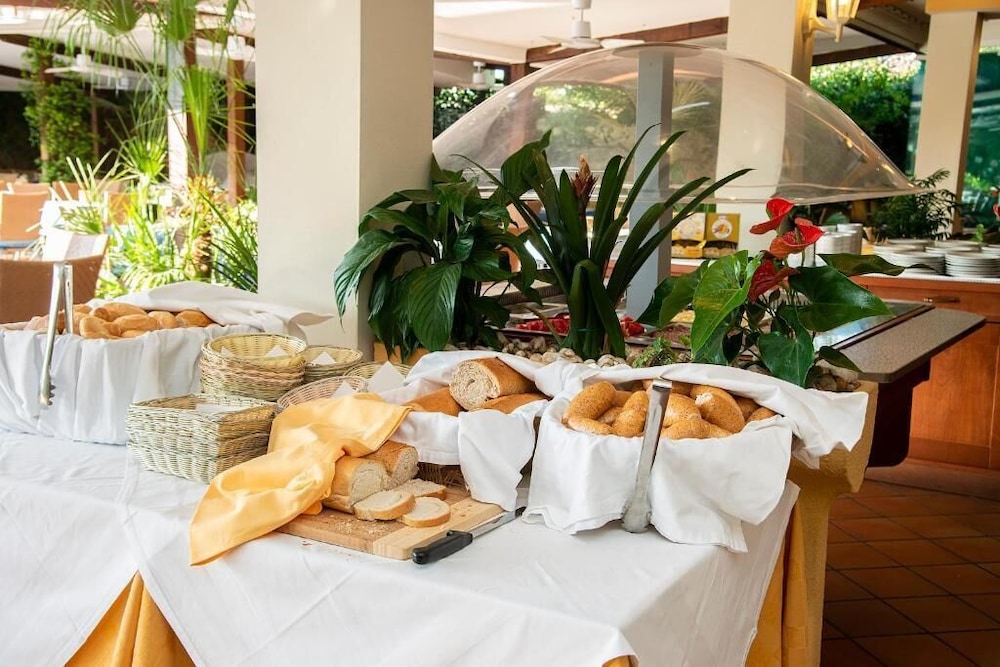 Hotel Antico Monastero — Restaurant & bars in Toscolano Maderno, Lombardy