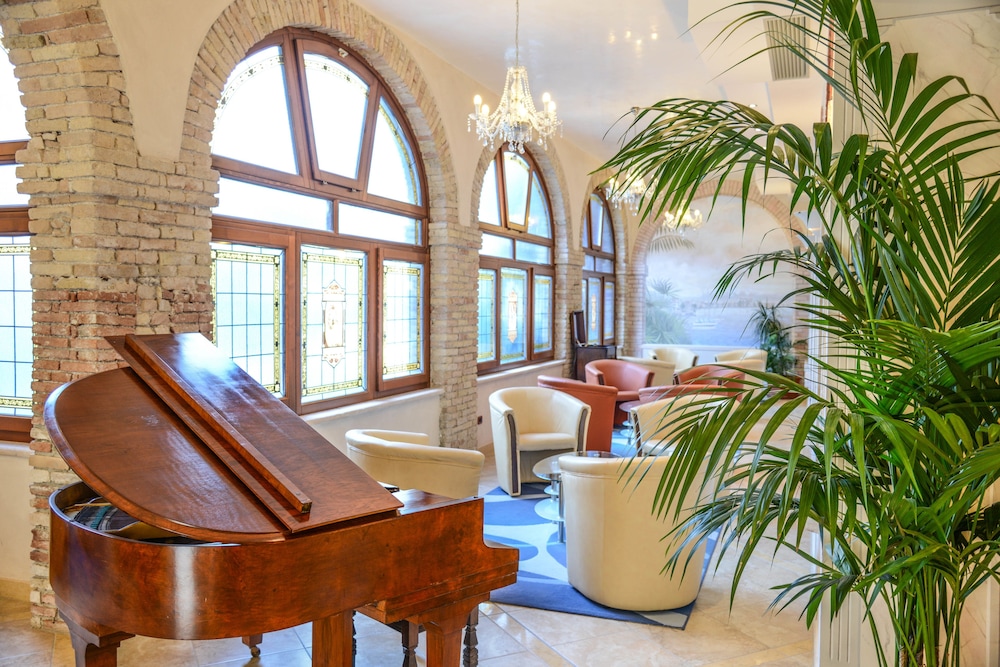 Hotel Antico Monastero — Hotel building in Toscolano Maderno, Lombardy