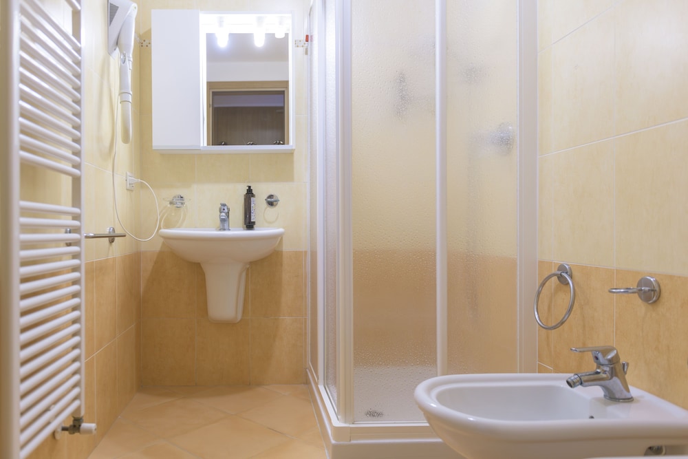 Hotel Antico Monastero — Hotel rooms in Toscolano Maderno, Lombardy