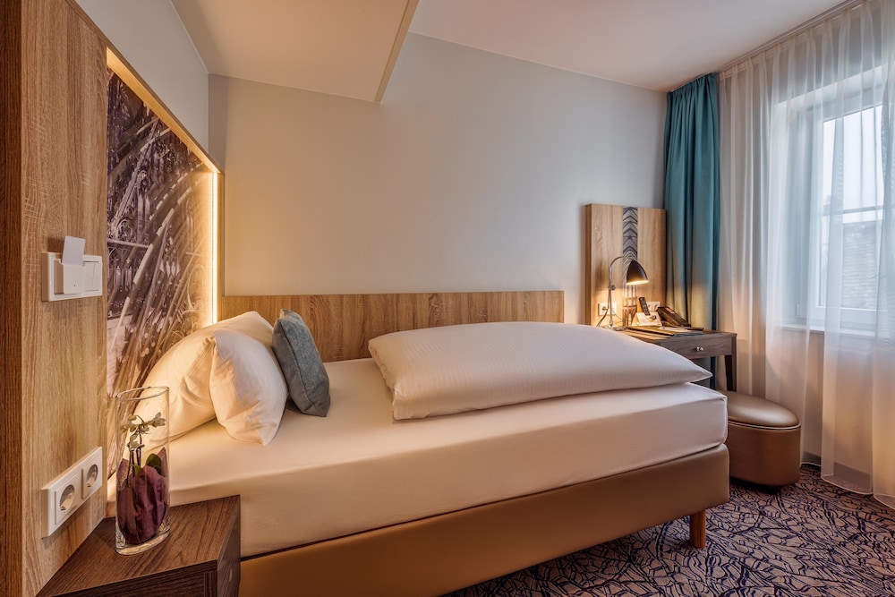 CityClass Hotel Alter Markt — Hotel rooms in Cologne, North Rhine-Westphalia