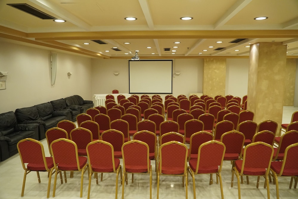 Cactus Royal Resort & Spa — Hotel building in Stalida