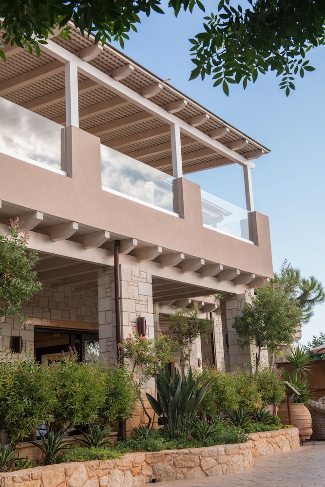 Cactus Royal Resort & Spa — Hotel building in Stalida
