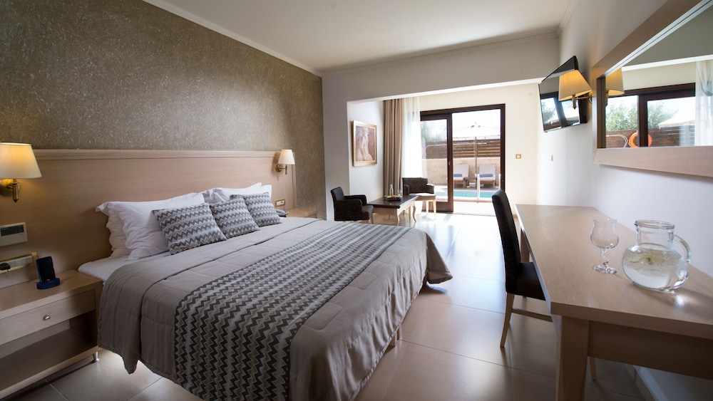 Cactus Royal Resort & Spa — Hotel rooms in Stalida